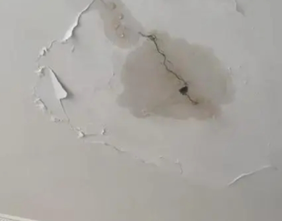 红星阳台漏水维修公司分享下屋面防水工程质量问题原因分析
